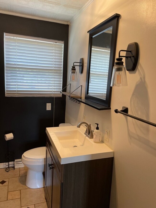 Building Photo - COMING SOON! 3 Bed 1 Bath in Shippensburg,...