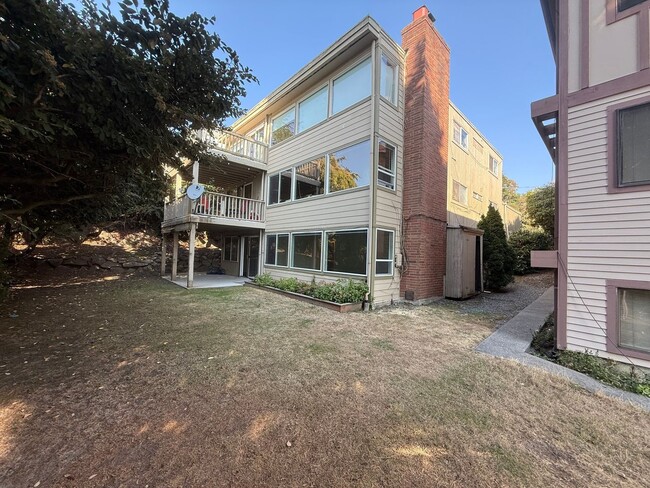 Building Photo - GOEL GUPTA