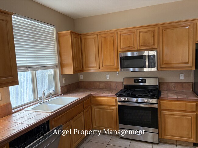 Building Photo - 10101 E Taron Dr