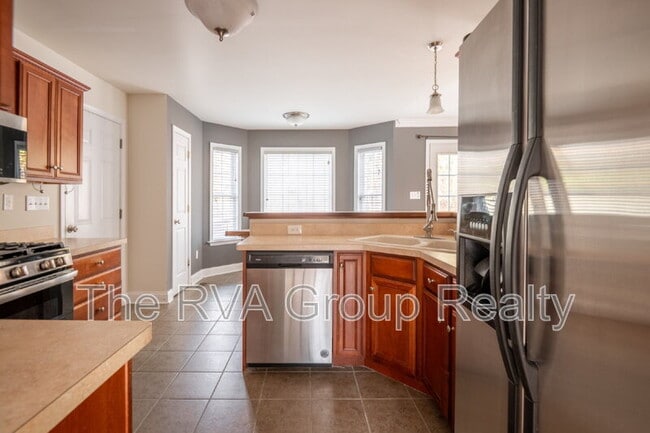 Building Photo - 79 River Run Ln