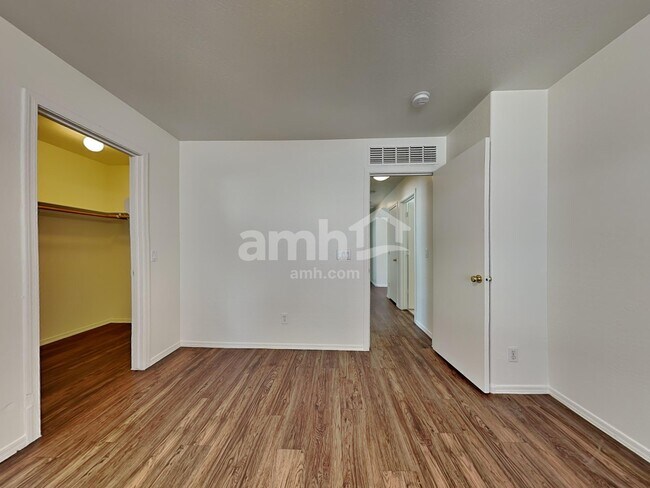 Building Photo - 12734 W Sweetwater Ave