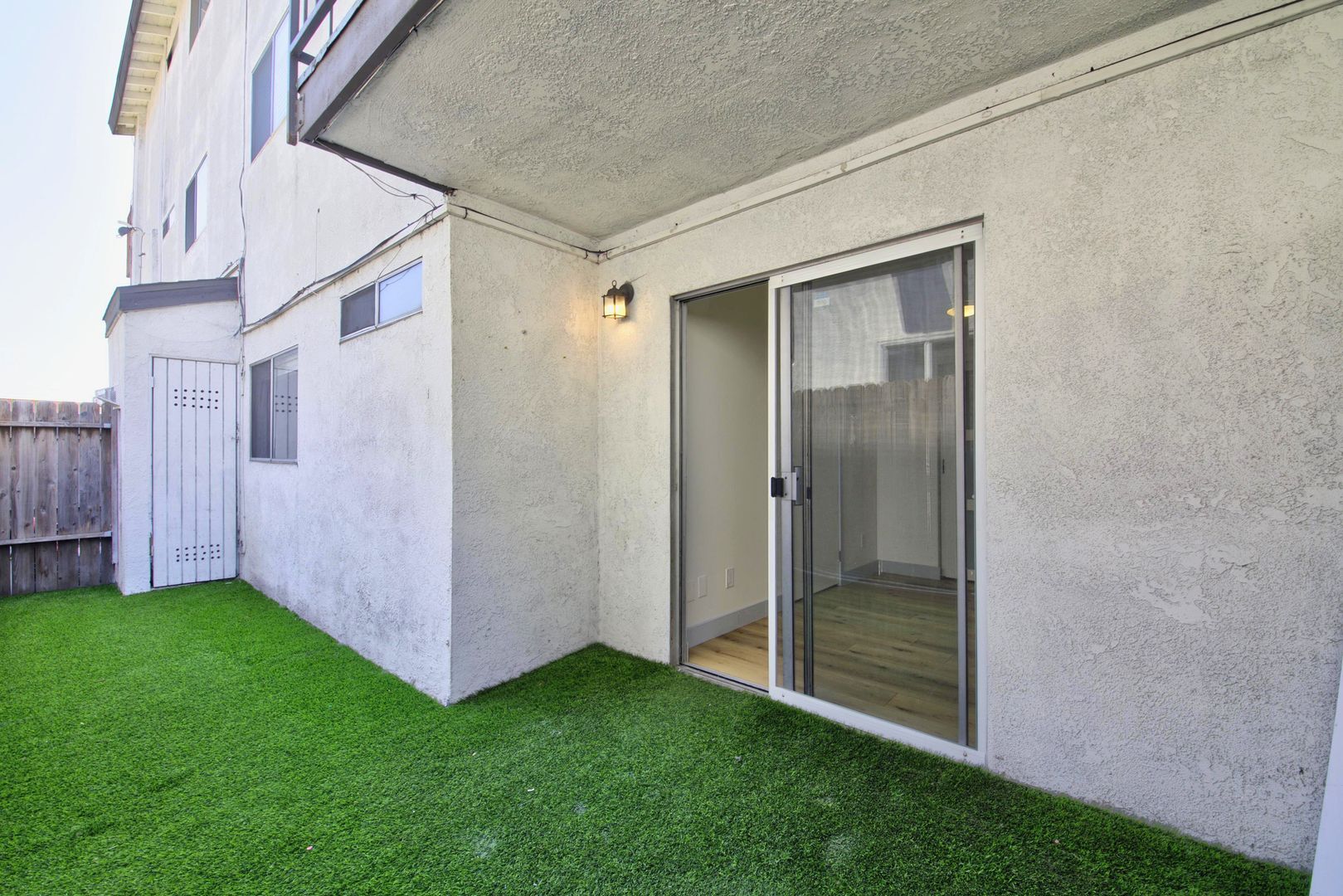 Building Photo - 921 Alamitos Ave