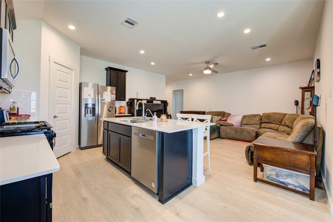 Building Photo - 1106 Isola Bella Dr