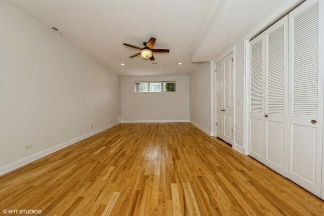 Building Photo - 4012 S Indiana Ave