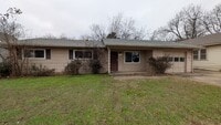 Building Photo - 126 N Draper Ave