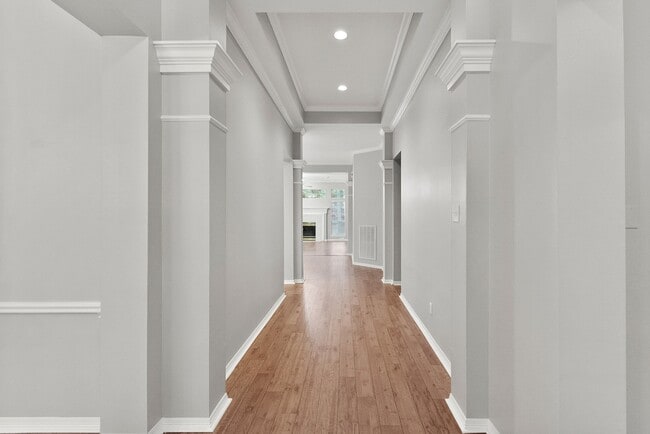 Building Photo - 42 Vista Cove Dr