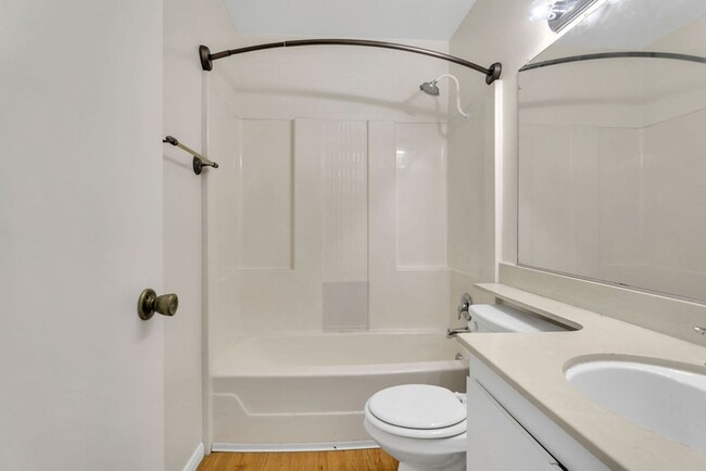 Building Photo - Great single level home in Mira Mesa.  Ava...