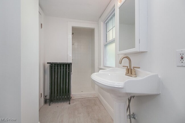 Building Photo - 2537 S Taylor Rd