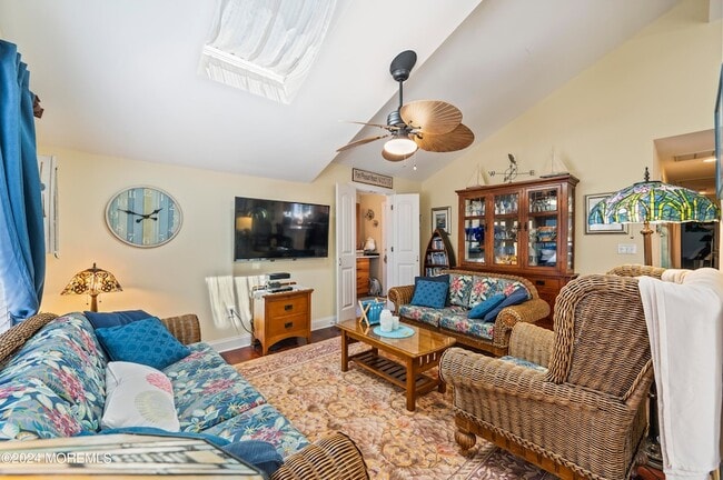 Building Photo - 204 Randall Ave