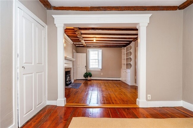 Building Photo - 19 King St