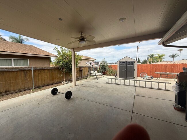 Building Photo - Beautiful Spring Valley home