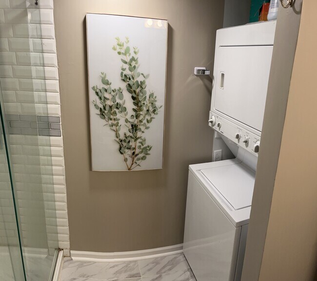 Building Photo - 17120 30th Ave N