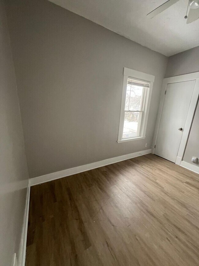 Building Photo - 3914 W 21st St