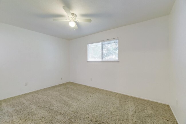 Building Photo - 5010 Joshua Ct