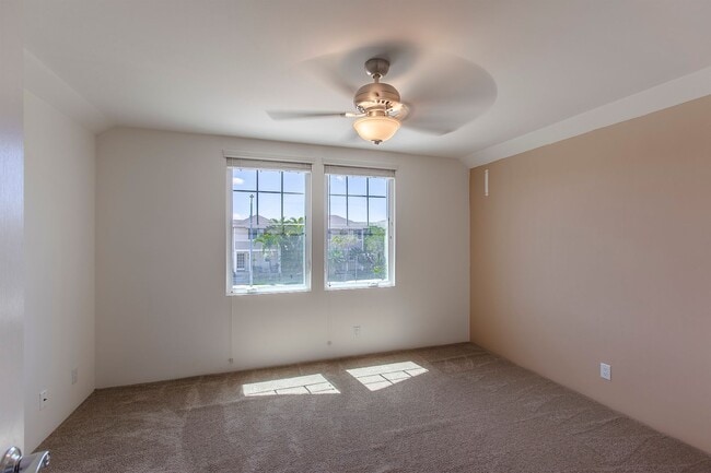 Building Photo - Stunning 4 Bedroom with 3 Bathroom Home in...