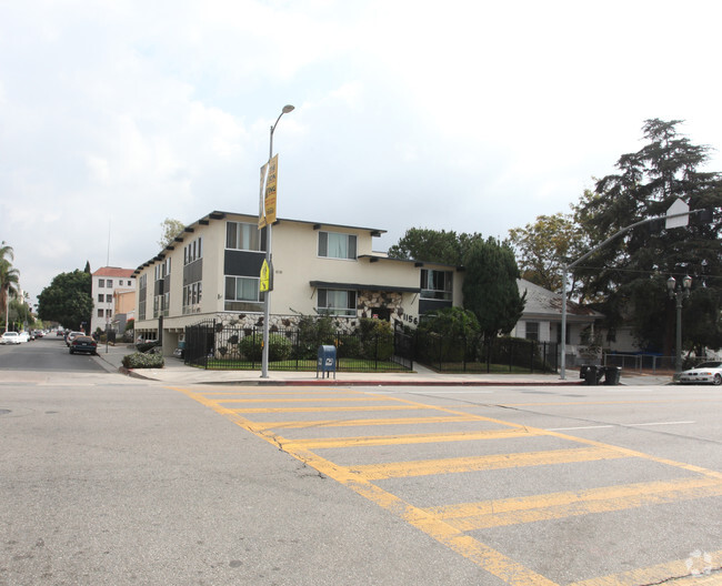 Primary Photo - 1156 N Cahuenga Blvd