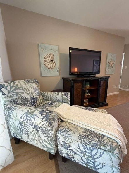 Building Photo - 1832 Sunny Dr