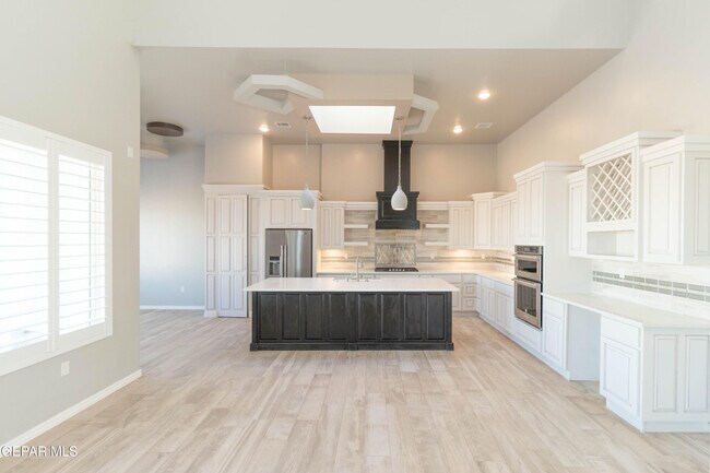 Building Photo - 864 Lemington St