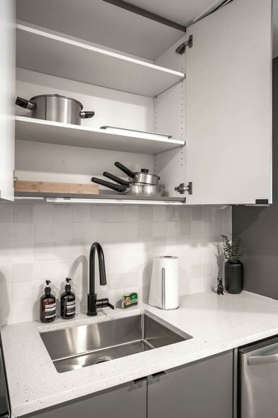 Building Photo - 1704 N 17th St