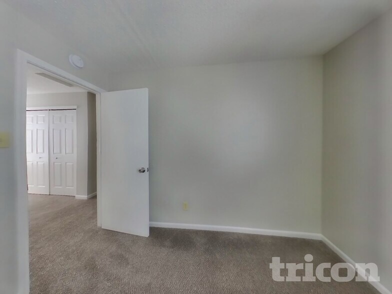 Building Photo - 5956 Portman Pl