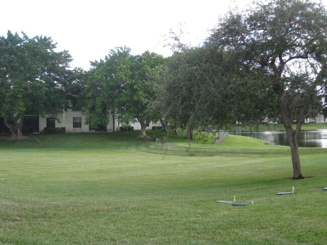 Building Photo - 3050 Norwood Pl