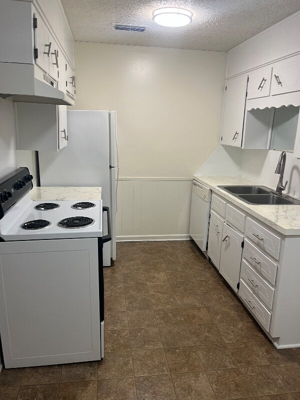 Building Photo - 1702 Kirk Ave