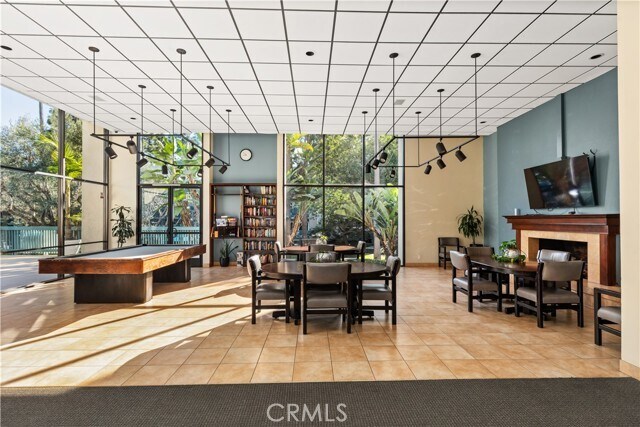 Building Photo - 576 N Bellflower Blvd