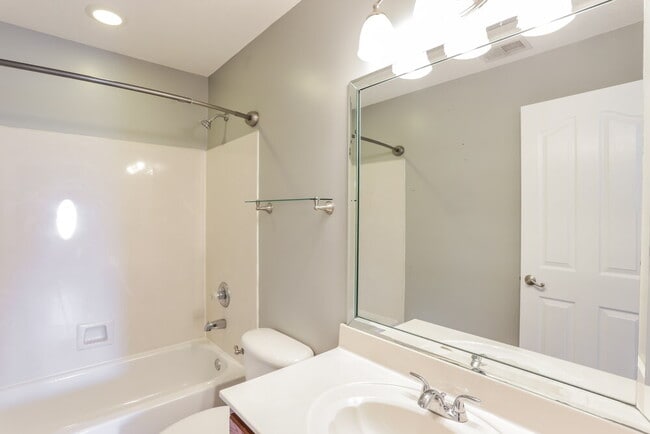 Building Photo - 8036 New Castle Cove