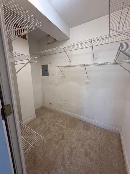 Building Photo - 4230 N Marine Dr