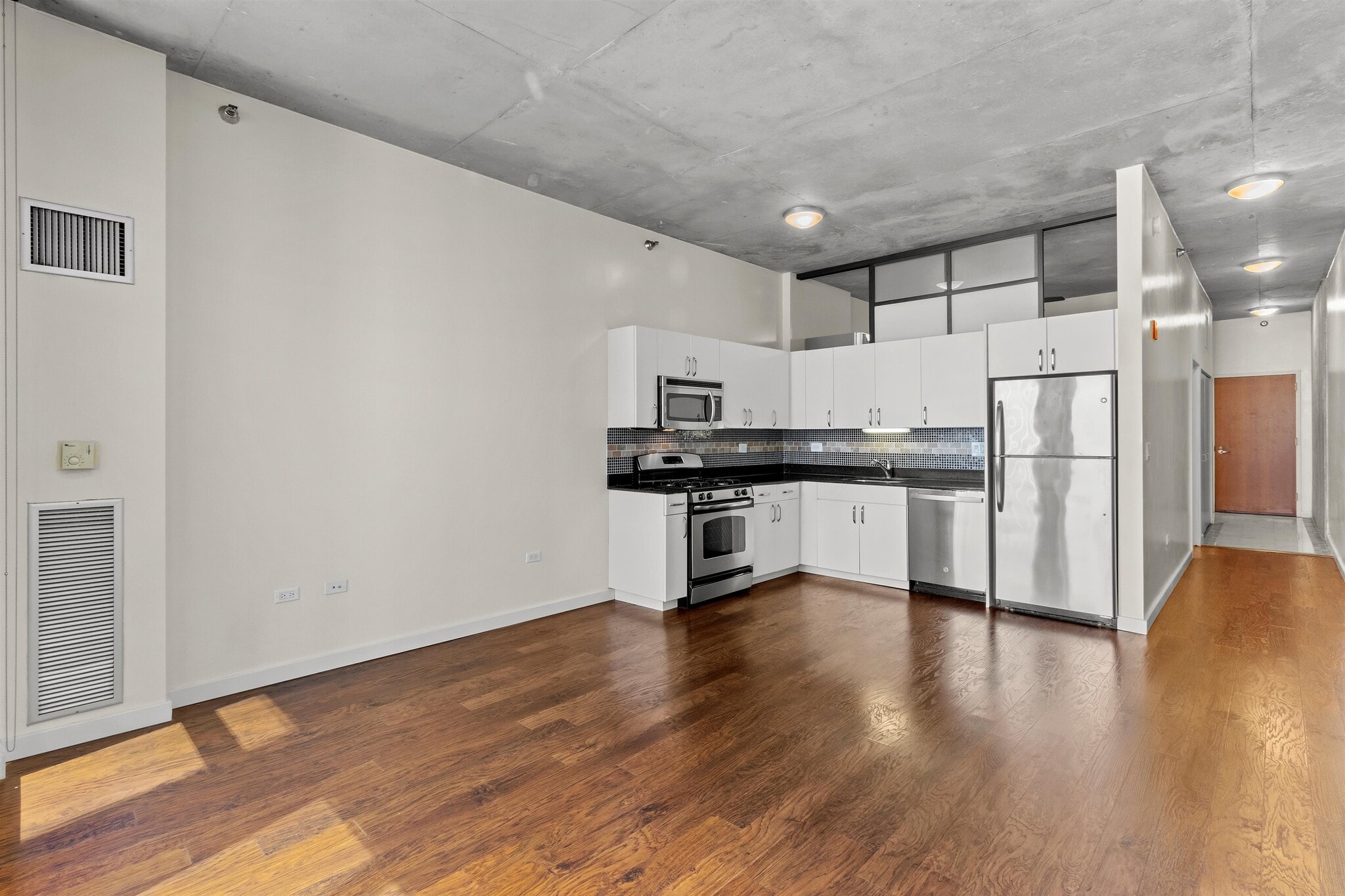 Building Photo - 235 W Van Buren St