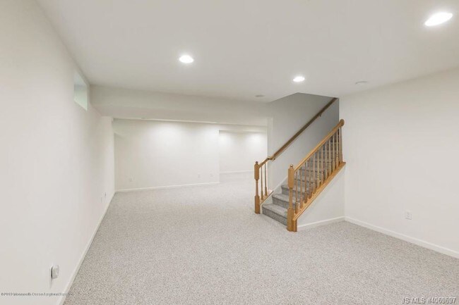 Building Photo - 413 Virginia Ave