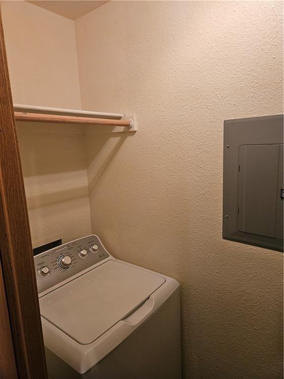 Building Photo - 622 Sadie Ln