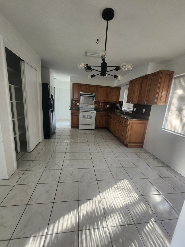 Building Photo - 12357 First St