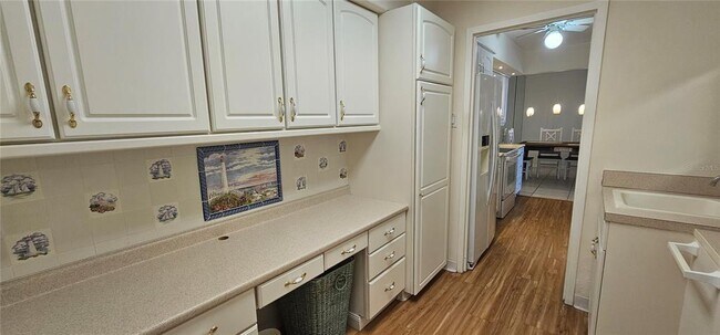 Building Photo - 10355 Paradise Blvd