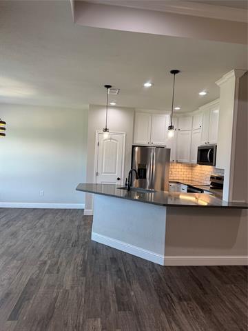 Building Photo - 135 Carriage Hills Pkwy