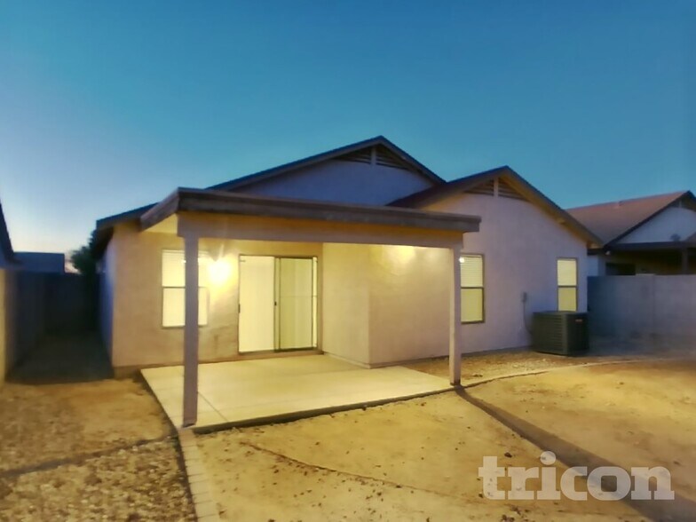 Building Photo - 11522 W Charter Oak Rd