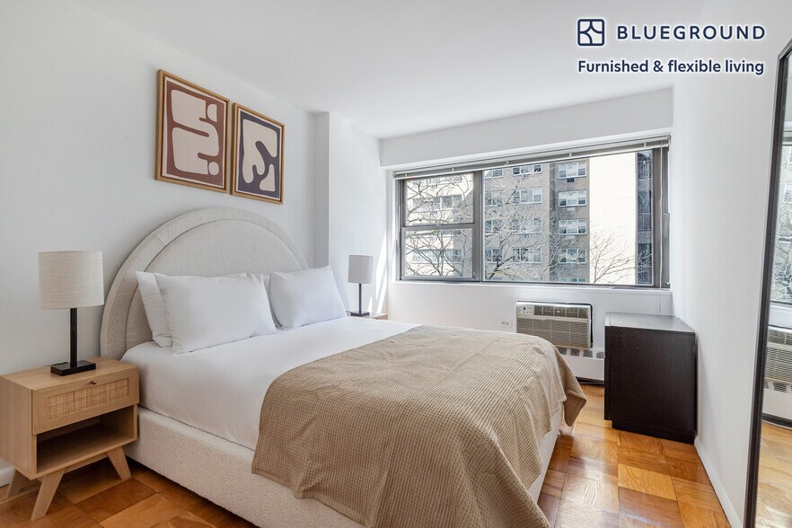 Building Photo - 330 E 46th St