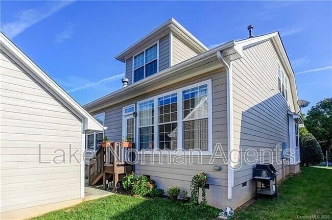 Building Photo - 17033 Calton Way Rd