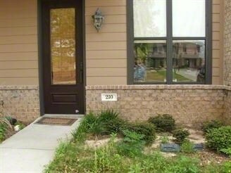 Building Photo - Bella Vista Town Homes