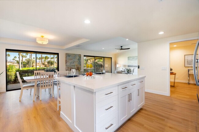 Building Photo - 54 Maximo Way