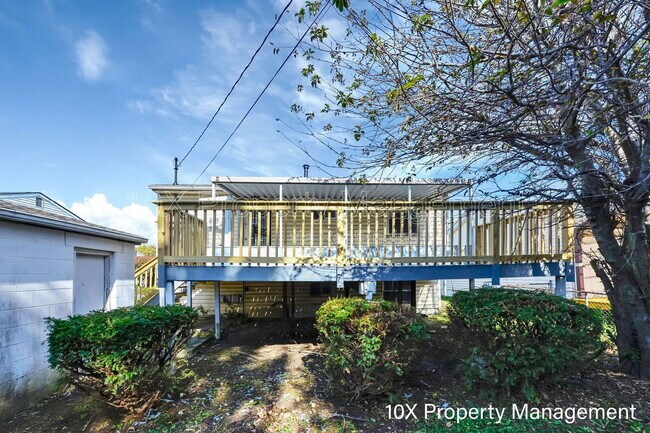 Building Photo - 907 Higbee Dr N