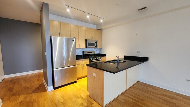 Building Photo - 1260 W Washington Blvd