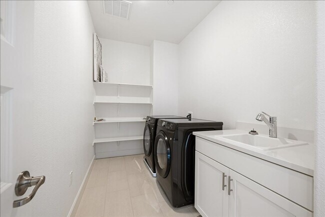 Building Photo - 7041 Nystrom Wy