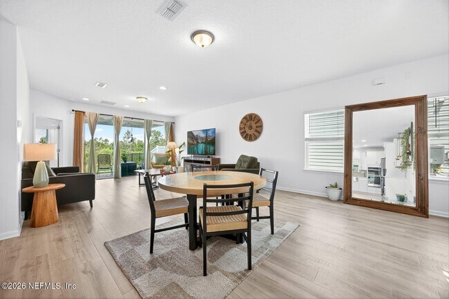 Building Photo - 168 Torres Trce