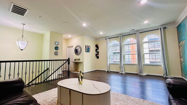 Building Photo - 3220 Yeager Dr
