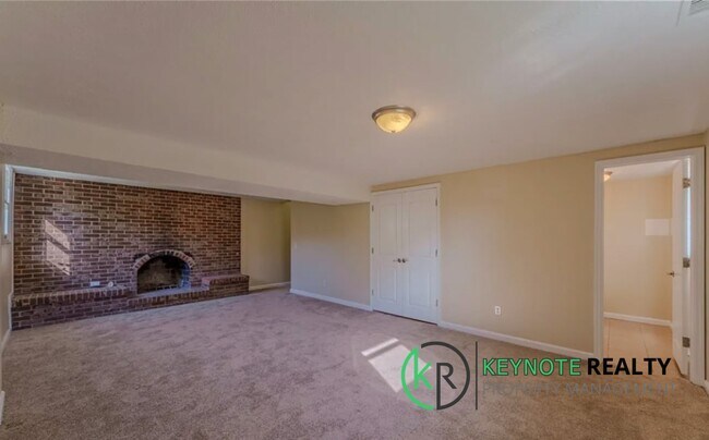 Building Photo - 125 Teakwood Ln