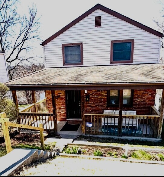 Building Photo - 624 Springfield St