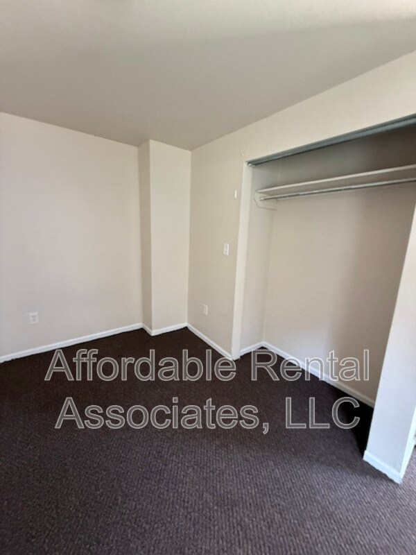 Building Photo - 1425 S 11th St