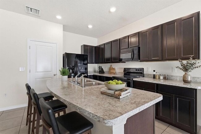 Building Photo - 424 Newmont Cir