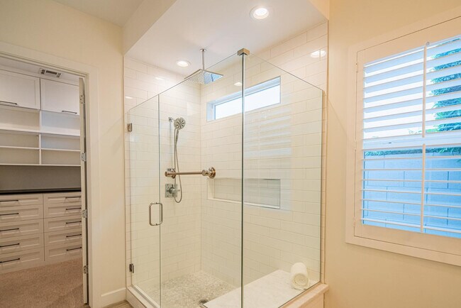 Building Photo - 3850 E Crittenden Ln